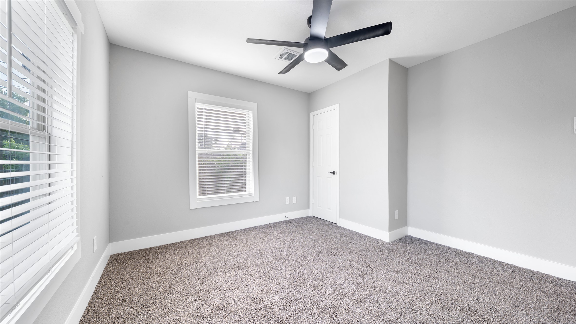 9302 Waller Street Houston, TX 77012 - Photo 6 of 15