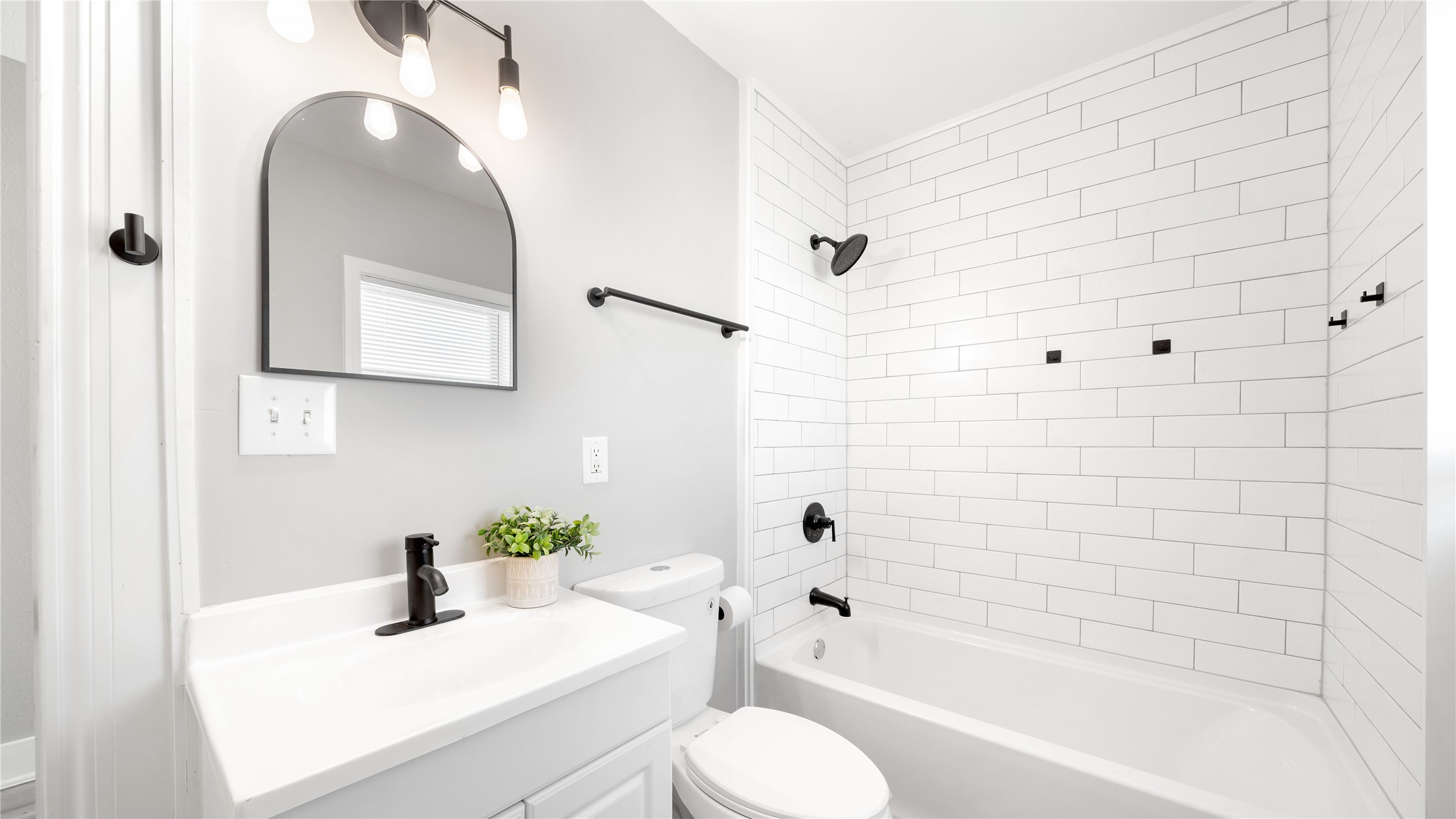 9302 Waller Street Houston, TX 77012 - Photo 8 of 15