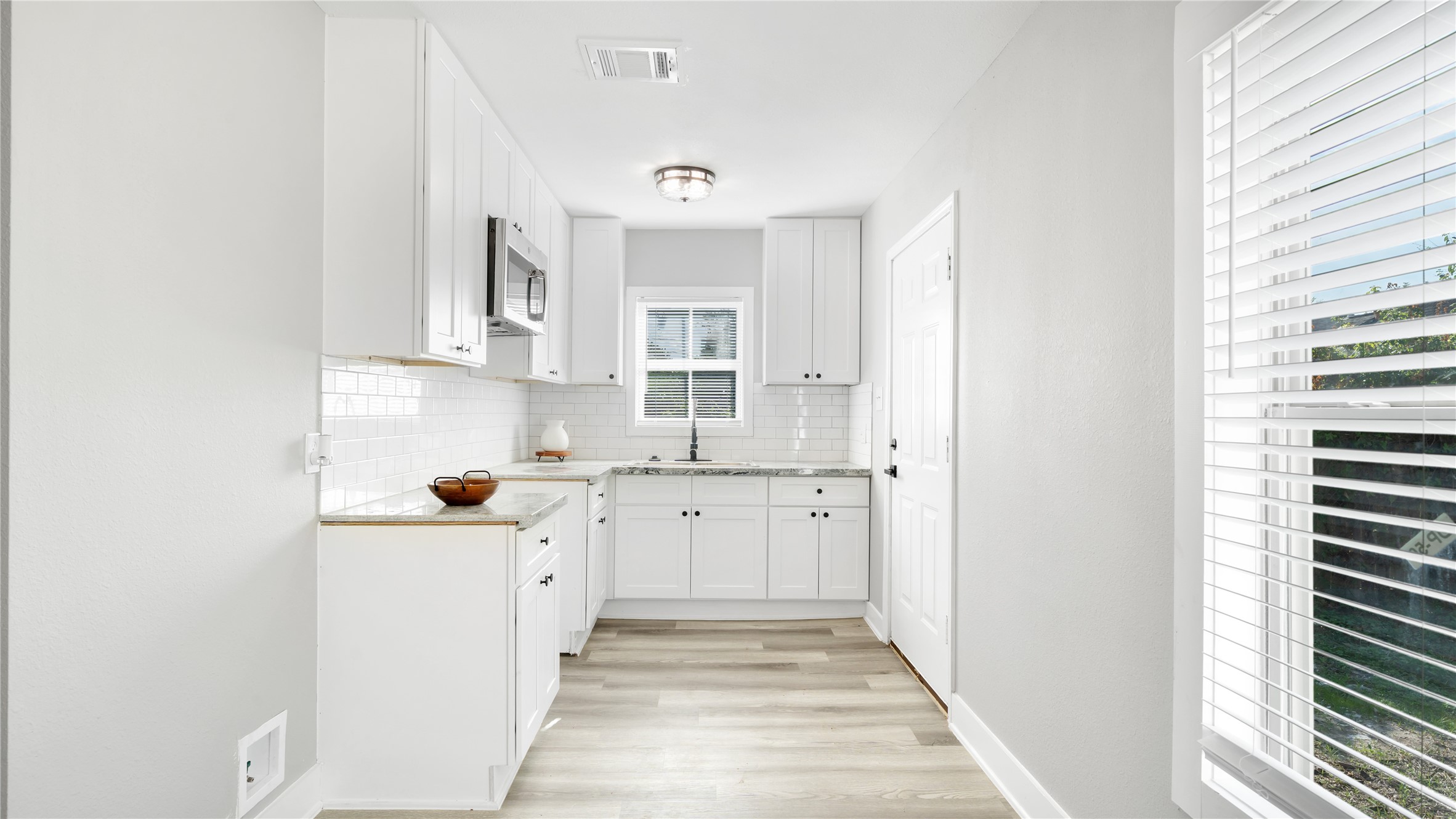 9302 Waller Street Houston, TX 77012 - Photo 9 of 15