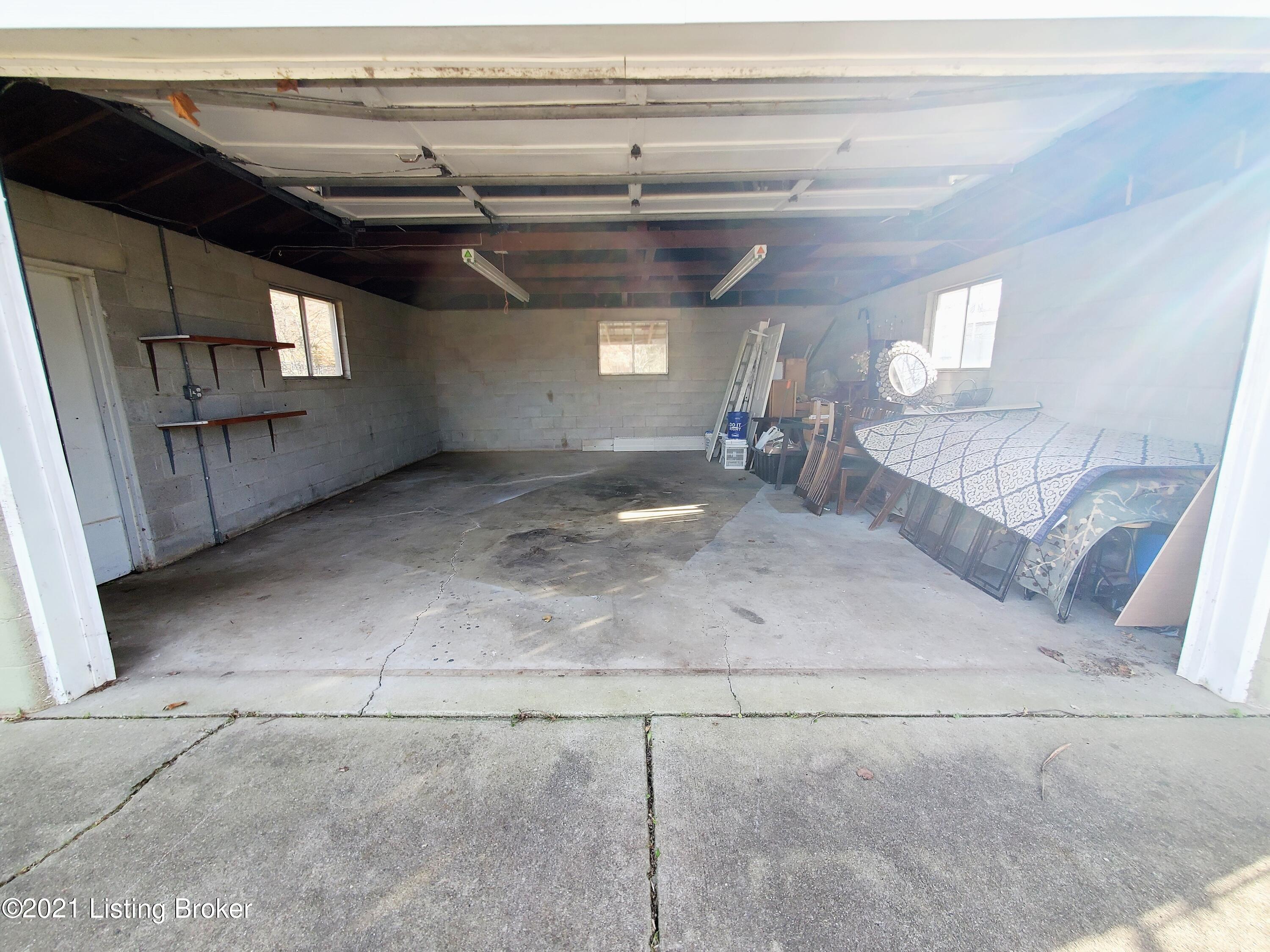 7101 Manslick Road Louisville, KY 40214 - Photo 30 of 37 10-1 GARAGE