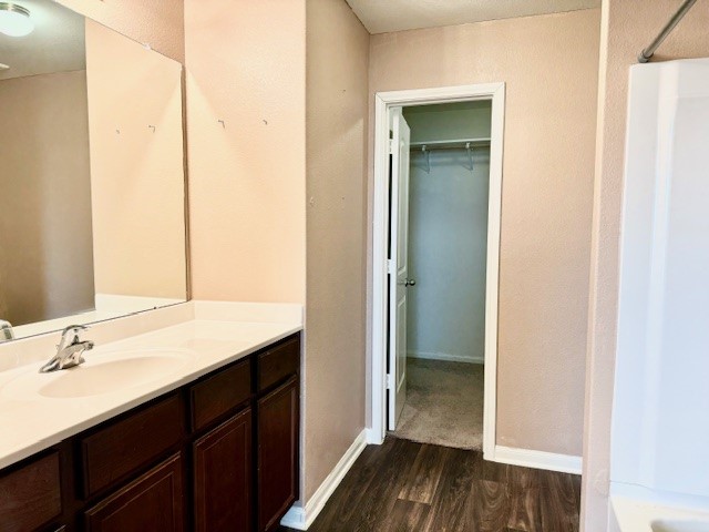 8018 Distant Harbor Road Cove, TX 77523 - Photo 8 of 14 Primary en suite bathroom with walk in closet