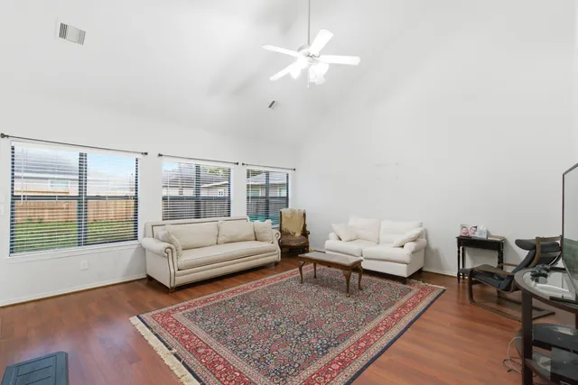 $209,900 | 811 Belvedere Drive, Conroe, TX 77301