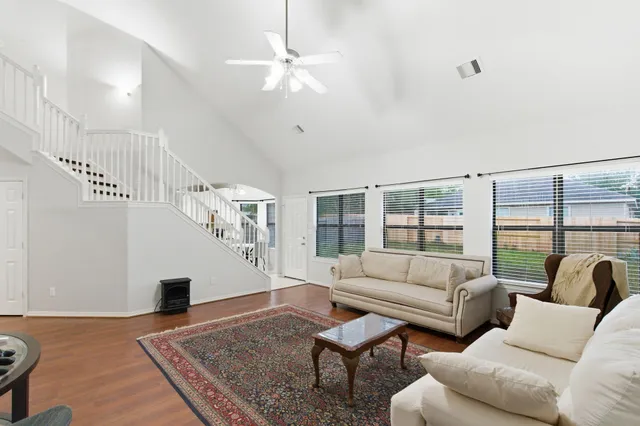 $209,900 | 811 Belvedere Drive, Conroe, TX 77301