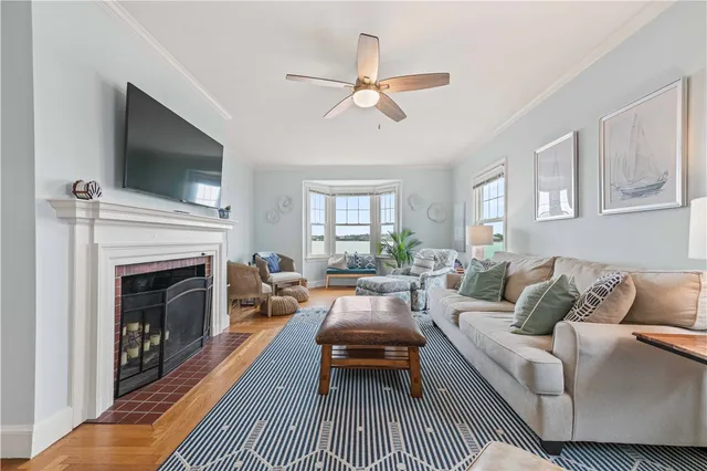 $10,000 | 112 Esplanade, Middletown, RI 02842