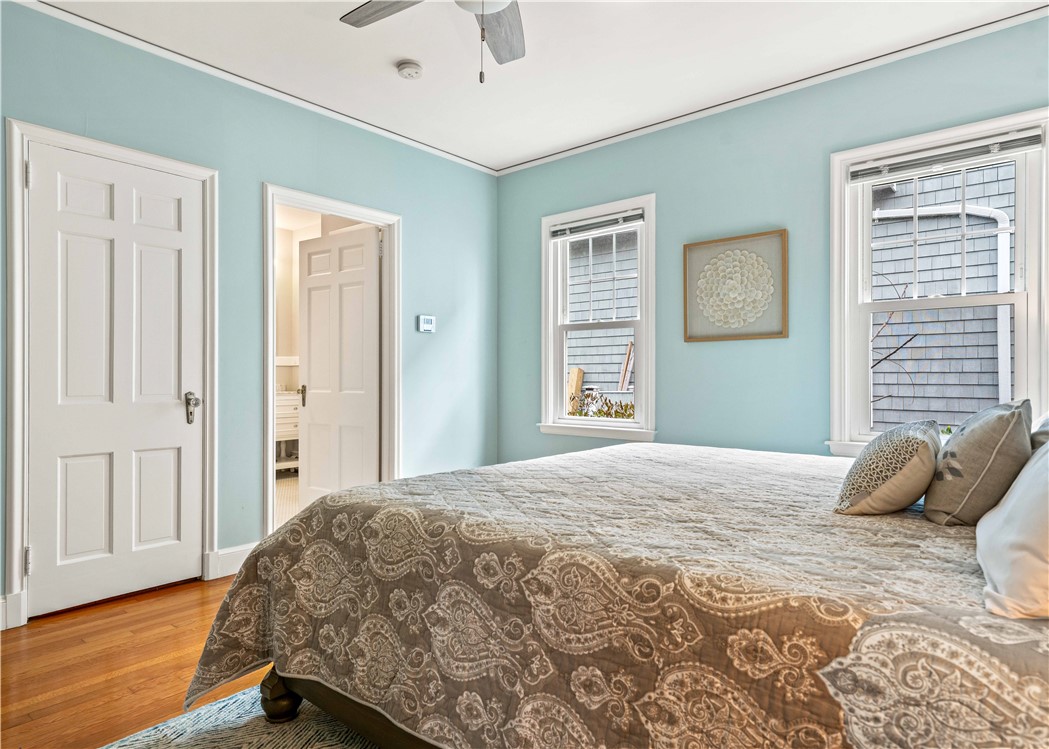 112 Esplanade Middletown, RI 02842 - Photo 19 of 39