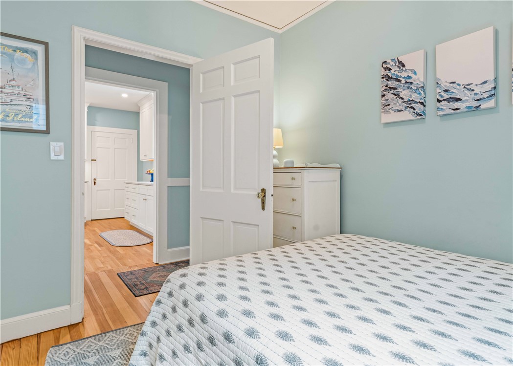 112 Esplanade Middletown, RI 02842 - Photo 24 of 39