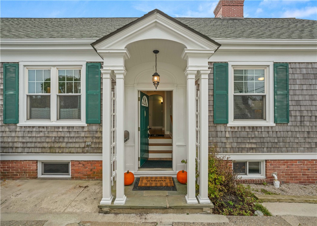 112 Esplanade Middletown, RI 02842 - Photo 29 of 39