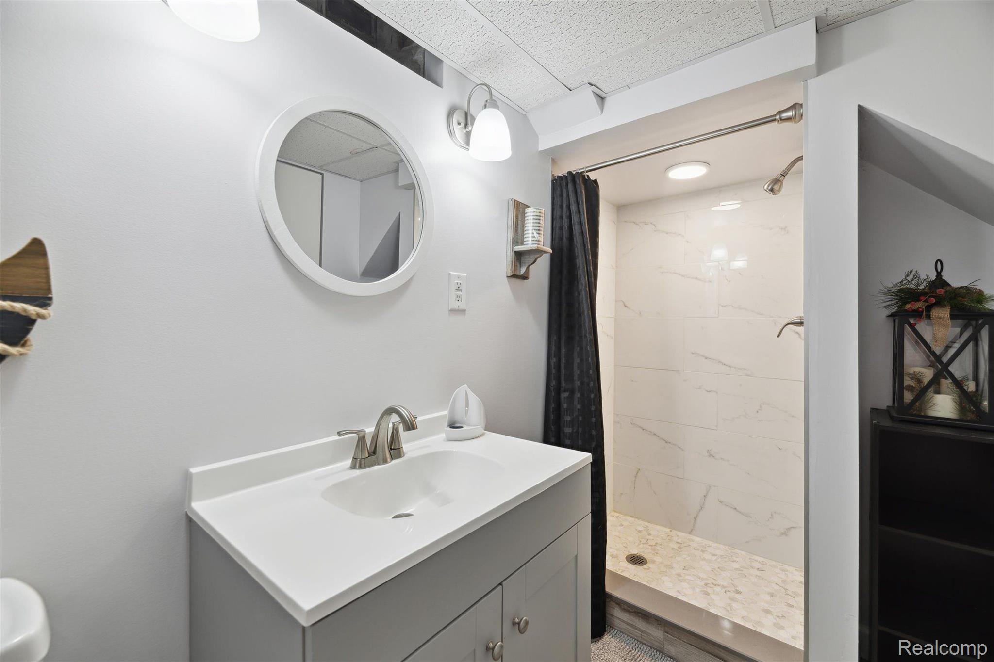 13473 Perry Circle Warren, MI 48088 - Photo 31 of 45 Gallery Image 31