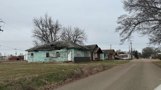 $50,000 | 107-133 South 3rd, West Helena, AR 72390