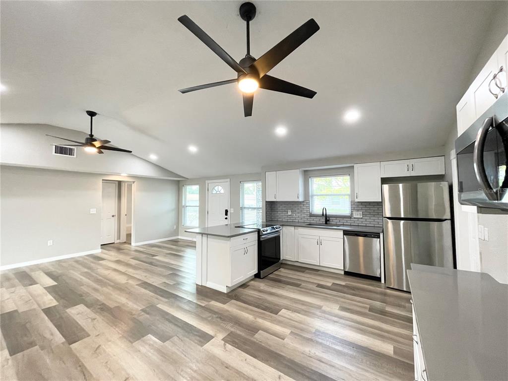 11241 Yewtree Avenue Port Richey, FL 34668 - Photo 6 of 34