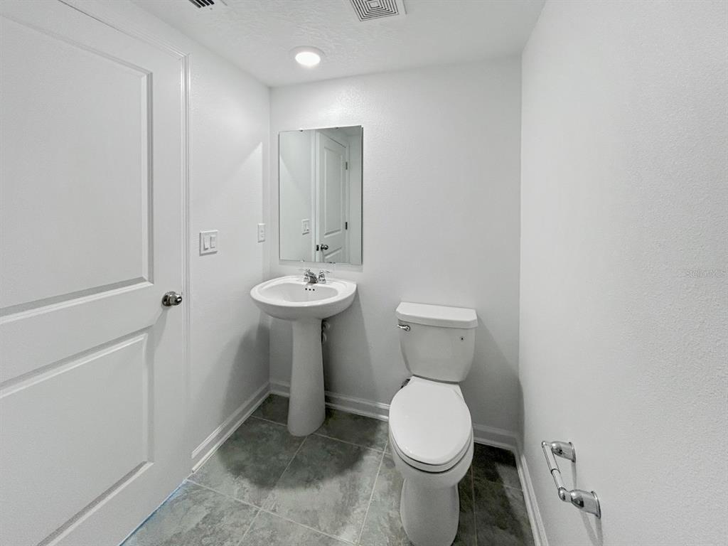 2426 Skyline Loop Kissimmee, FL 34758 - Photo 21 of 38