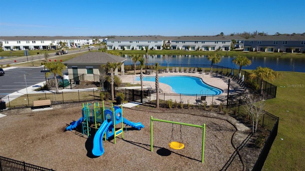 2426 Skyline Loop Kissimmee, FL 34758 - Photo 9 of 38