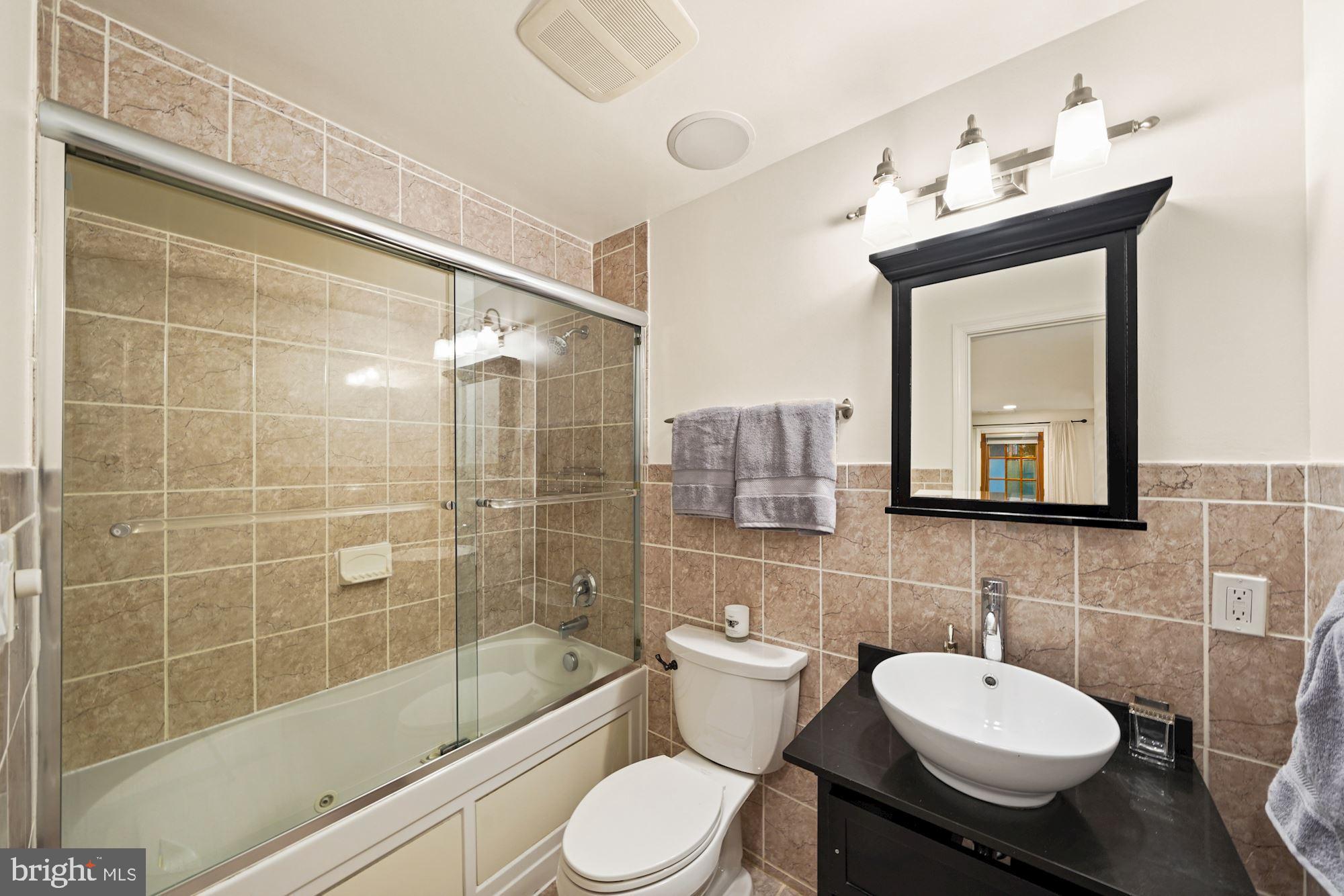 1345 Irving Street Northwest, Unit 1 Washington, DC 20010 - Photo 18 of 28
