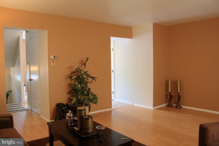 11 Bohn Court Rosedale, MD 21237 - Photo 8 of 30 Dining Room