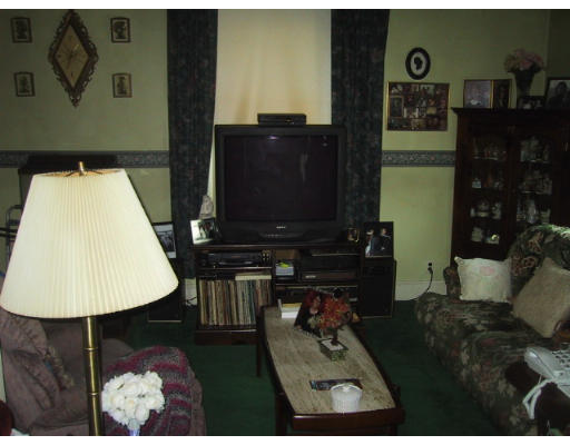 10-12 Lawrence Road Chicopee, MA 01013 - Photo 4 of 9