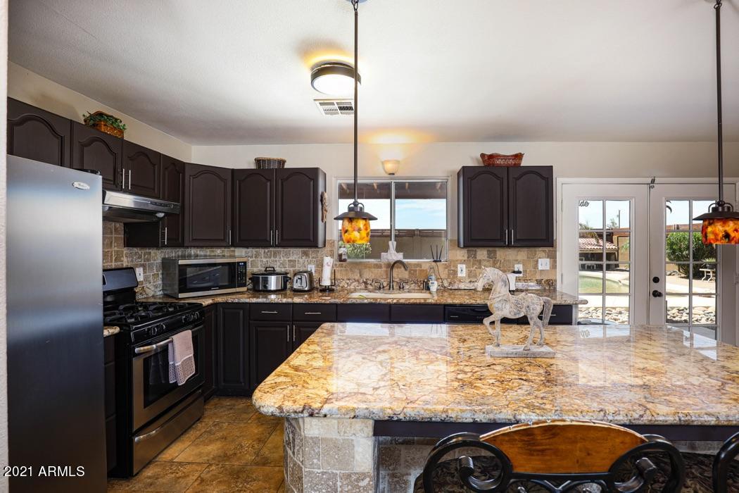 11401 North Warren Road Maricopa, AZ 85139 - Photo 8 of 73 54
