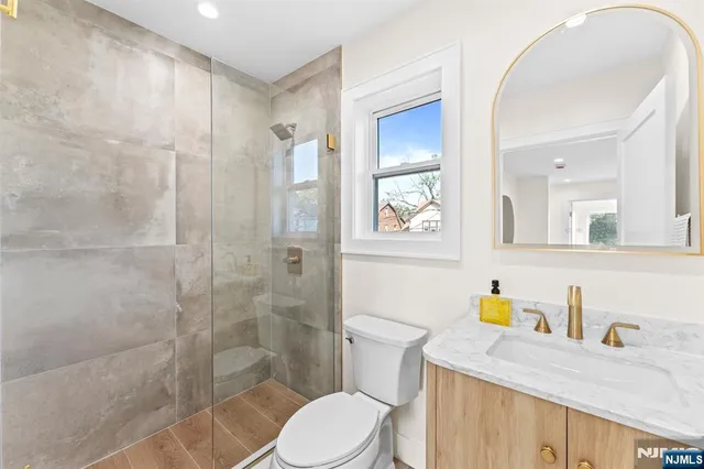 $899,000 | 561 Olympia Avenue, Cliffside Park, NJ 07010