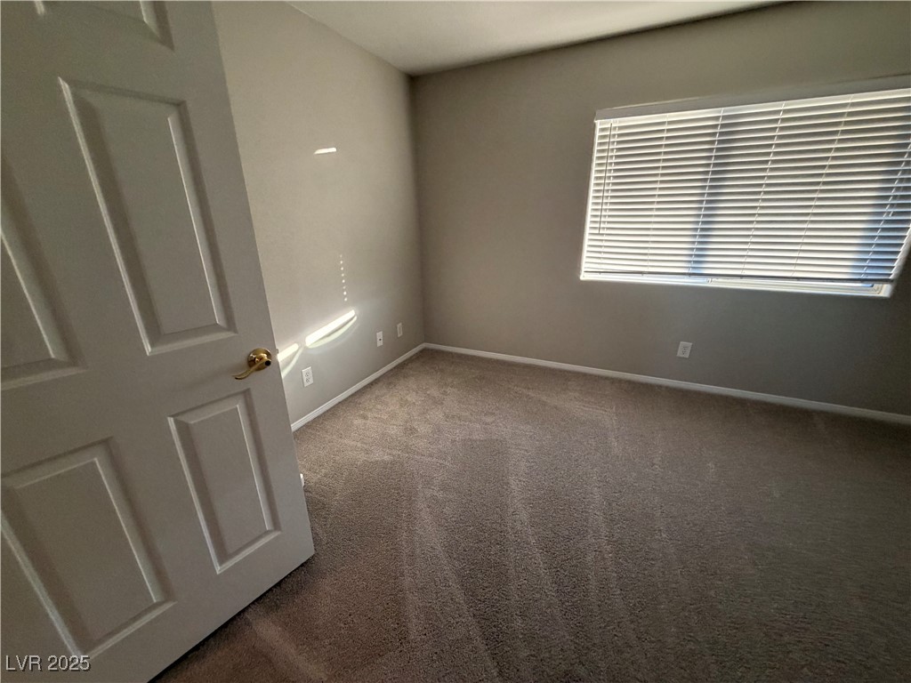 9033 Sheffield Garden Avenue Las Vegas, NV 89148 - Photo 8 of 16