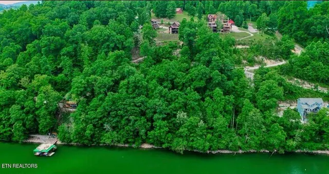 $270,000 | Hiawatha Lane, Caryville, TN 37714