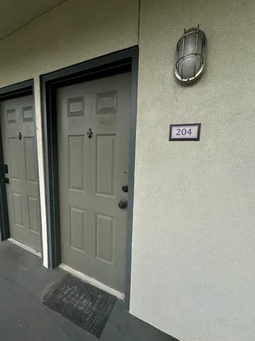 $1,800 | 40 Bee Street, Unit 204, Charleston, SC 29403