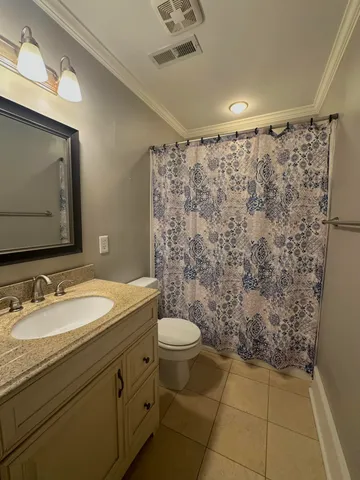 $1,800 | 40 Bee Street, Unit 204, Charleston, SC 29403