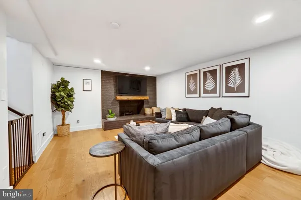 $950,000 | 300 White Plains Court, Severna Park, MD 21146