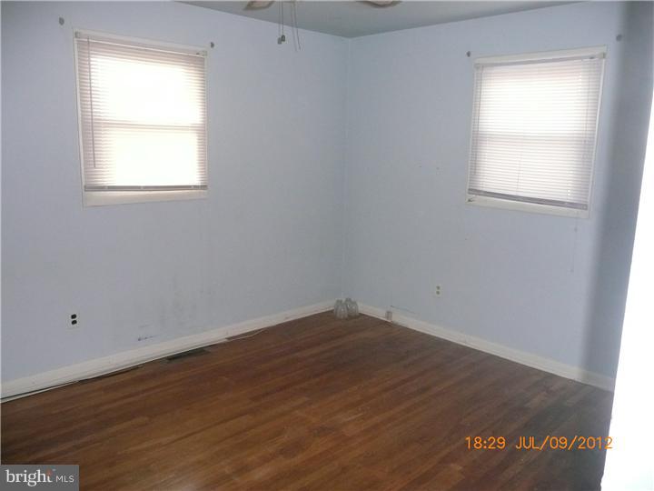 12 Doncaster Road New Castle, DE 19720 - Photo 7 of 18 Master Bedroom