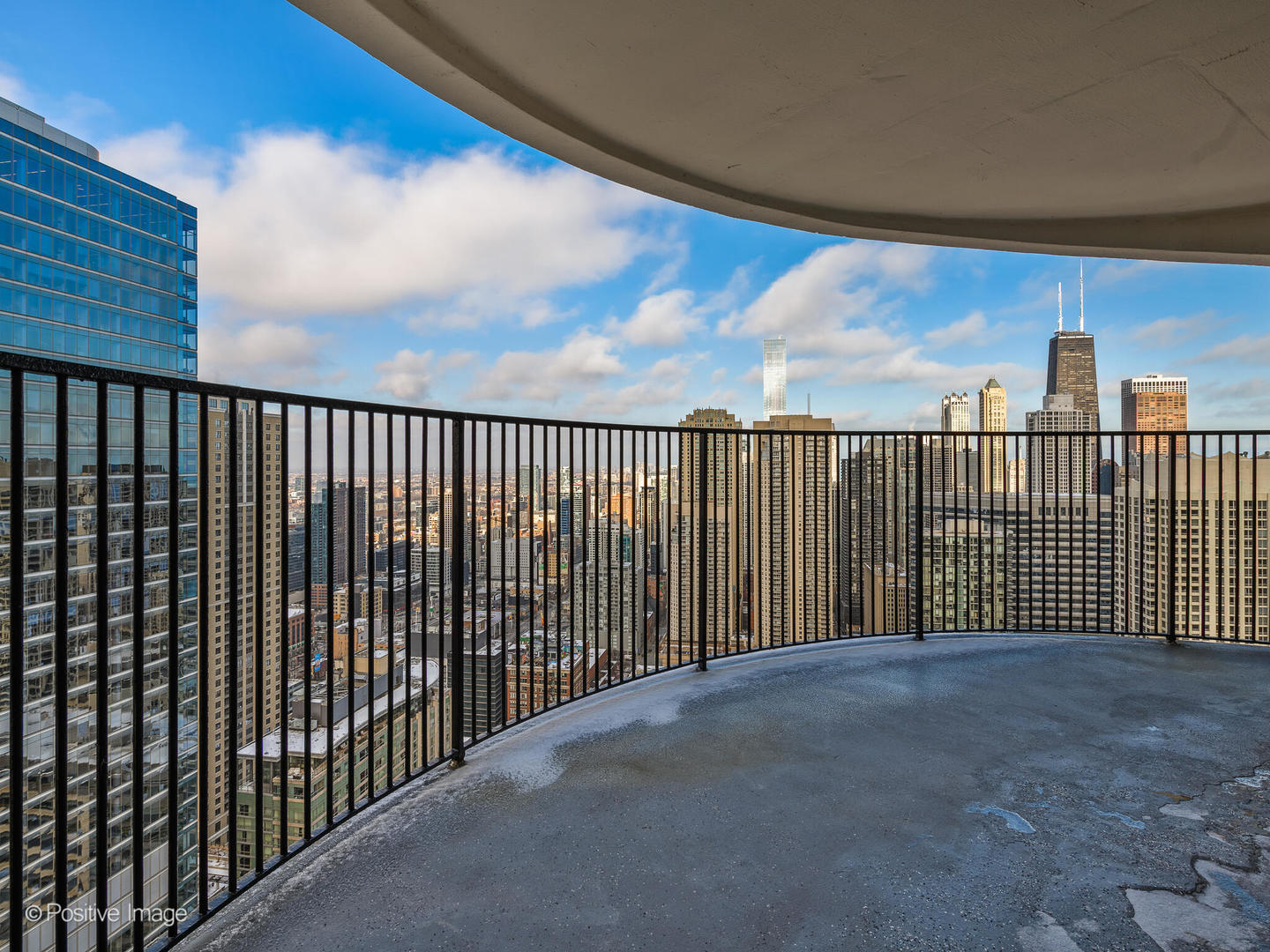300 North State Street, Unit 5317 Chicago, IL 60654 - Photo 15 of 27 a view of a balcony