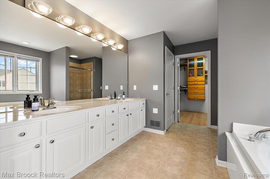 1632 Blushing Court Rochester Hills, MI 48307 - Photo 23 of 43