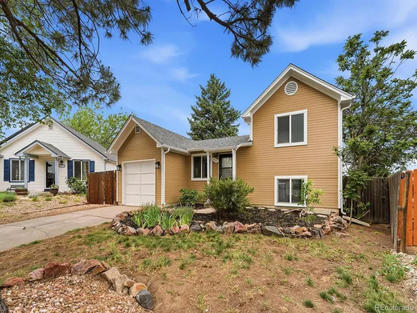 $379,000 | 4465 South Pagosa Way, Aurora, CO 80015