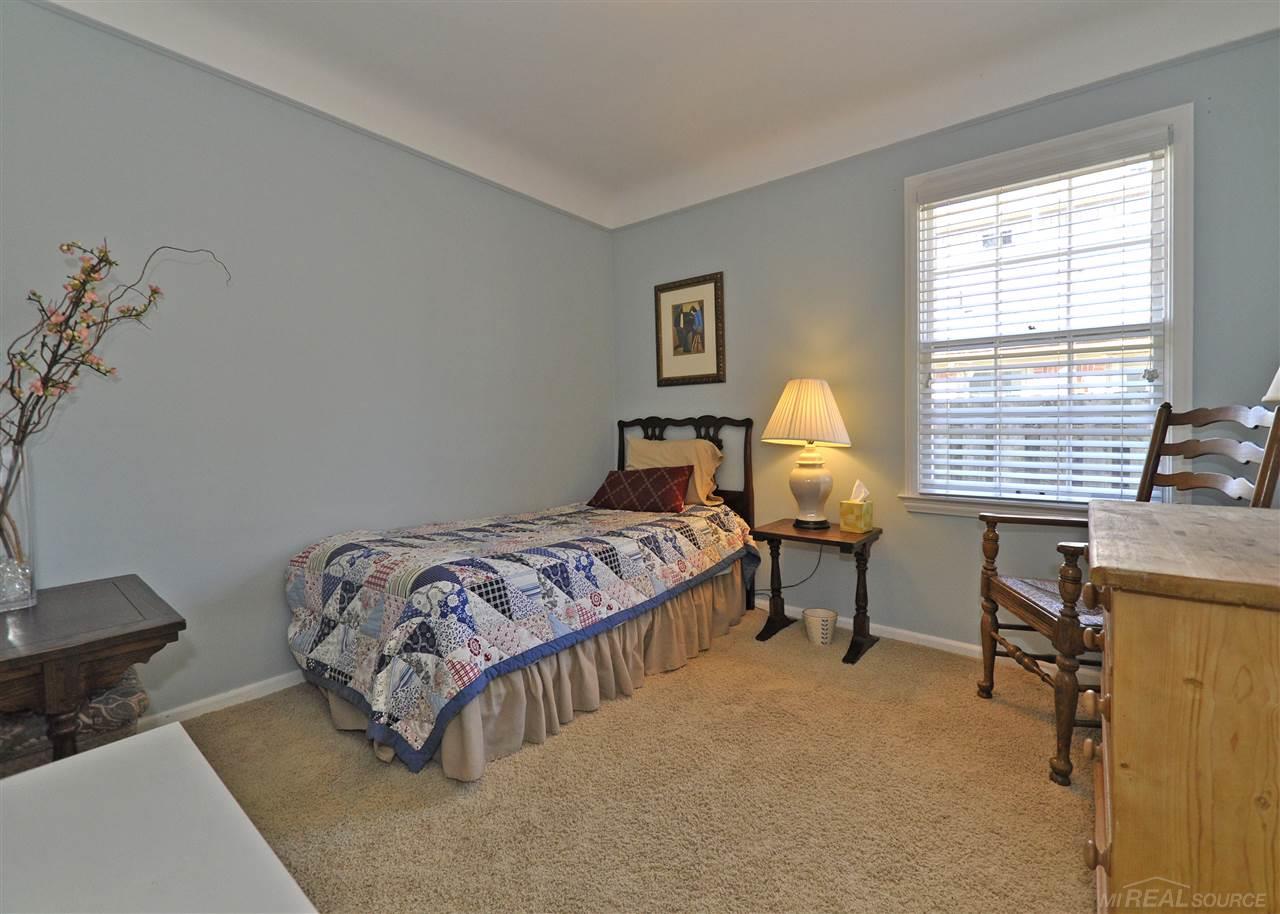 483 Shoreham Road Grosse Pointe Woods, MI 48236 - Photo 33 of 44