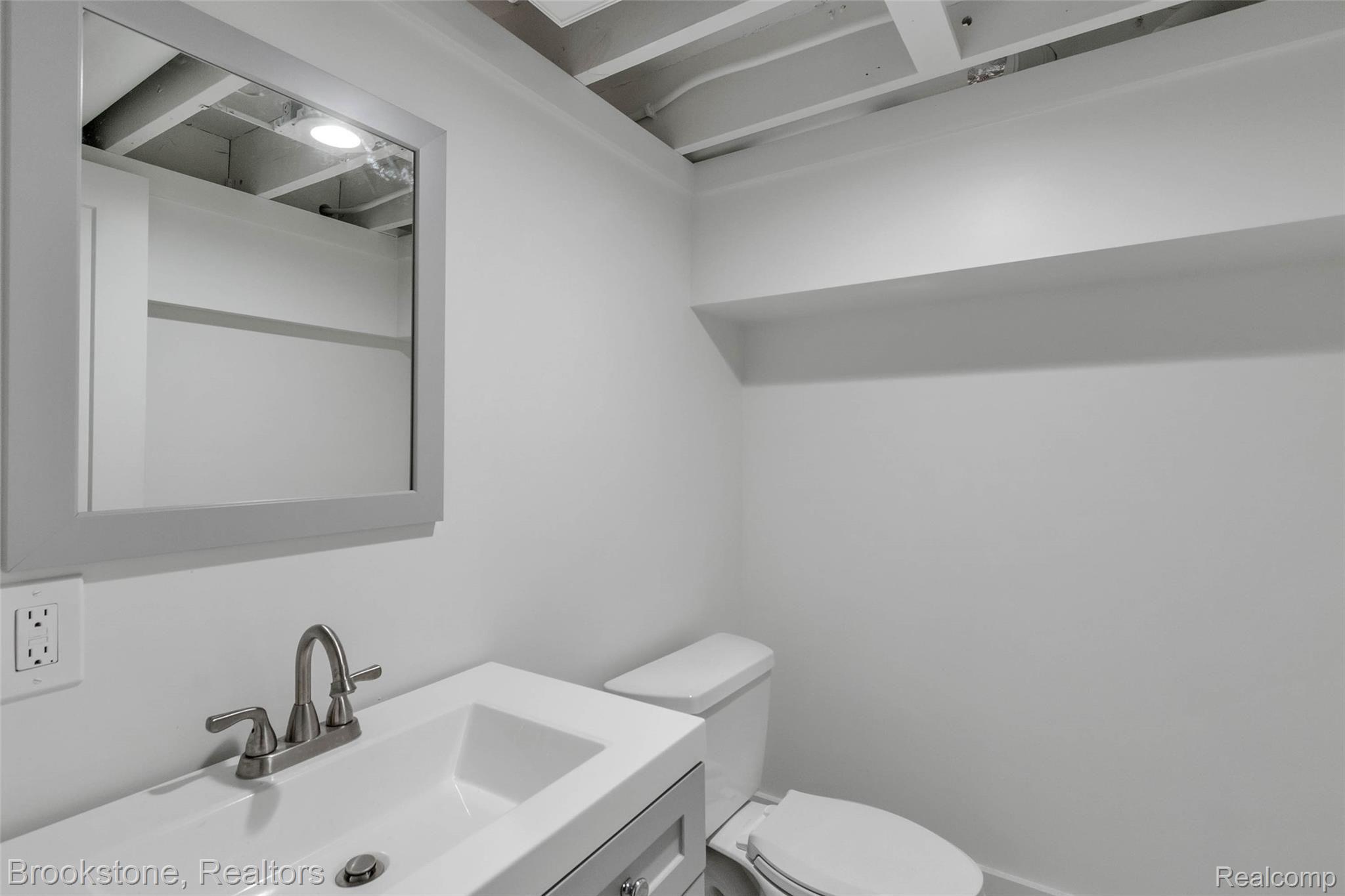 312 North Castell Avenue Rochester, MI 48307 - Photo 42 of 53 44-312 N Castell Ave-WindowStill-Re.jpg