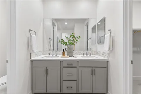$1,198,000 | 1340 Civic Center Drive, Unit 4, Santa Clara, CA 95050