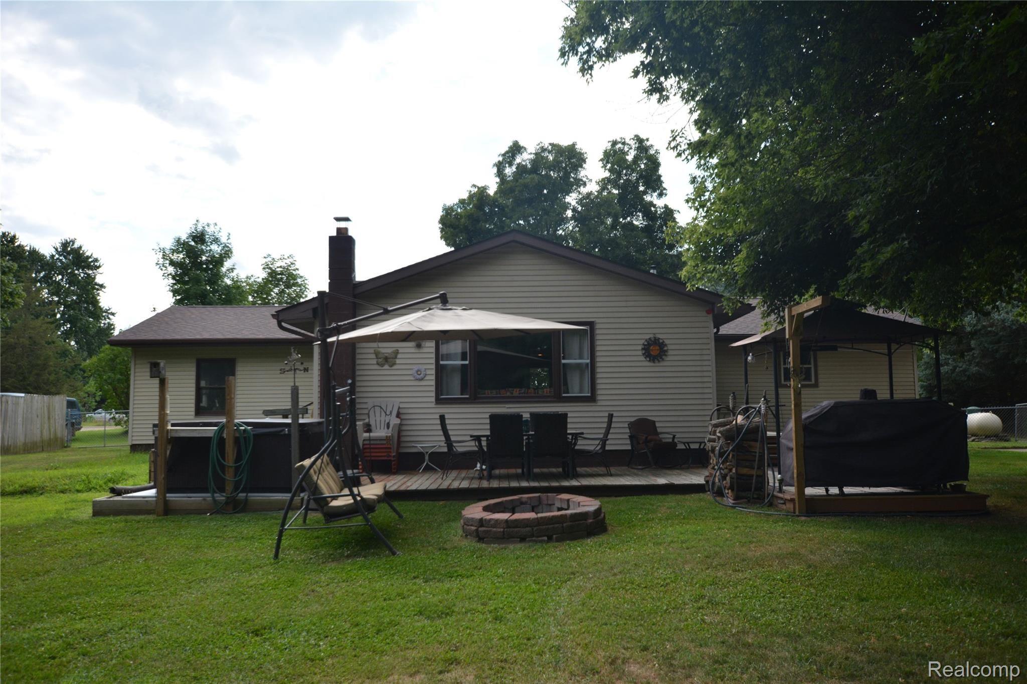 10915 South New Lothrop Road Durand, MI 48429 - Photo 3 of 28 DSC_0167.JPG
