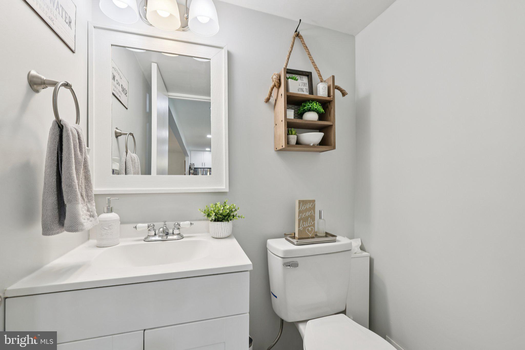 8406 Snowden Loop Court Laurel, MD 20708 - Photo 13 of 60 Powder Room