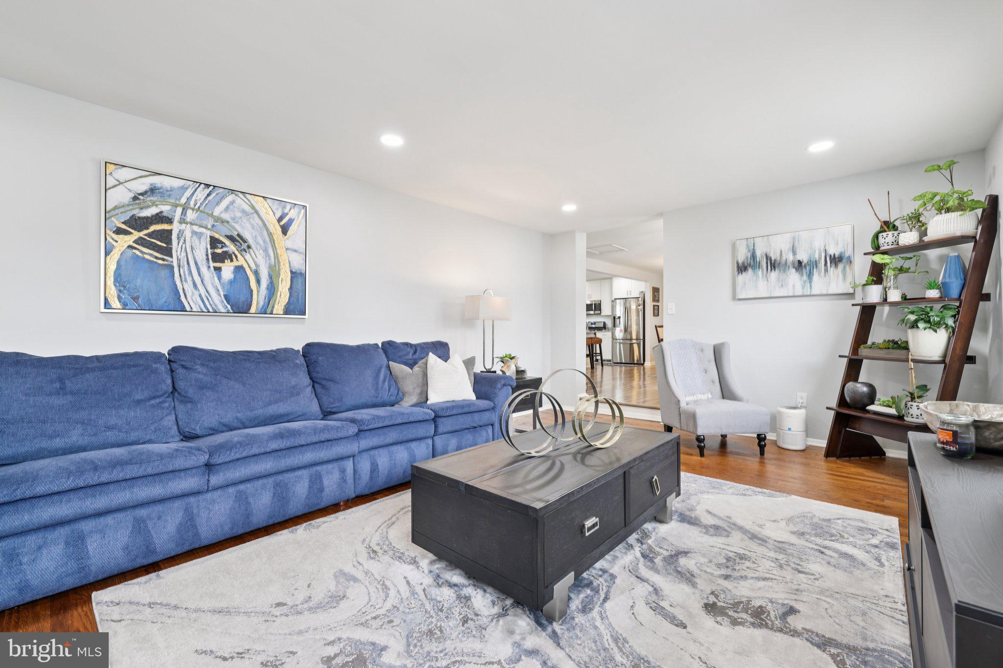 8406 Snowden Loop Court Laurel, MD 20708 - Photo 10 of 60 Living Room
