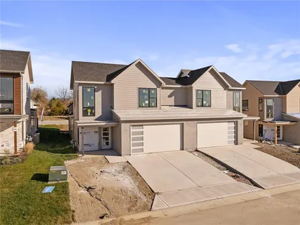 $650,000 | 9551 Jupiter Street, Lenexa, KS 66219