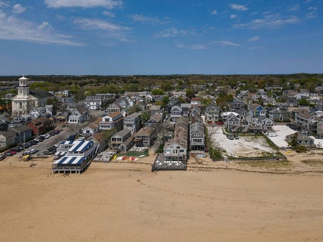 $795,000 | 383 Commercial Street, Unit 8, Provincetown, MA 02657