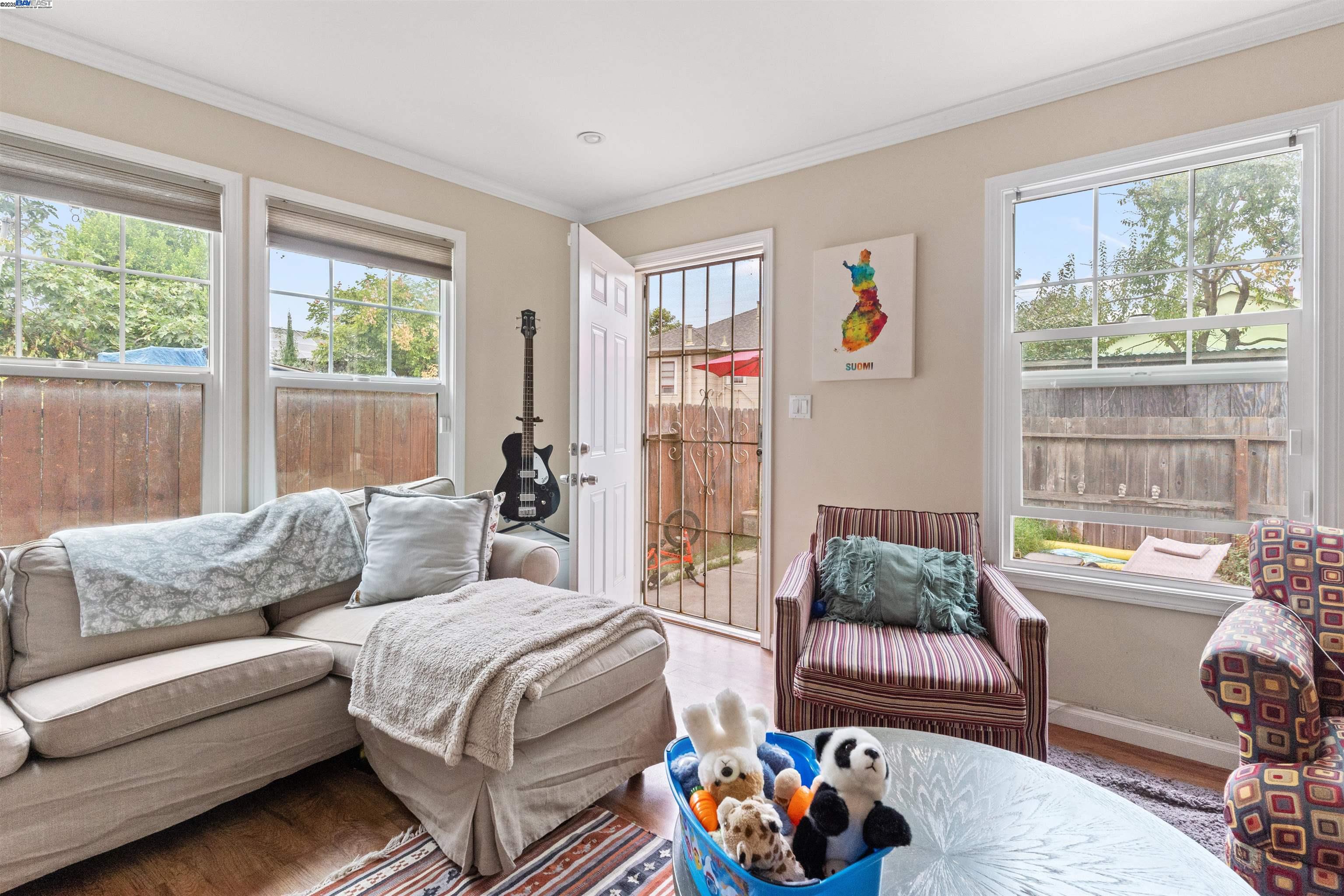 1523 Lincoln Avenue Alameda, CA 94501 - Photo 6 of 32 a living room with furniture and a large window