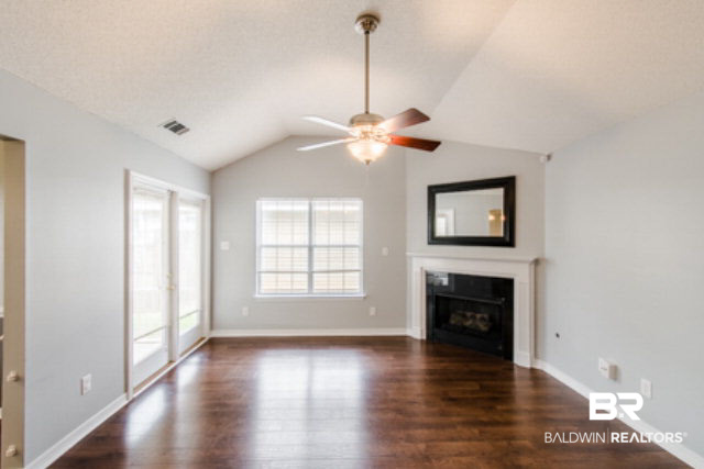 29251 Canterbury Road Daphne, AL 36526 - Photo 7 of 32 Living Room