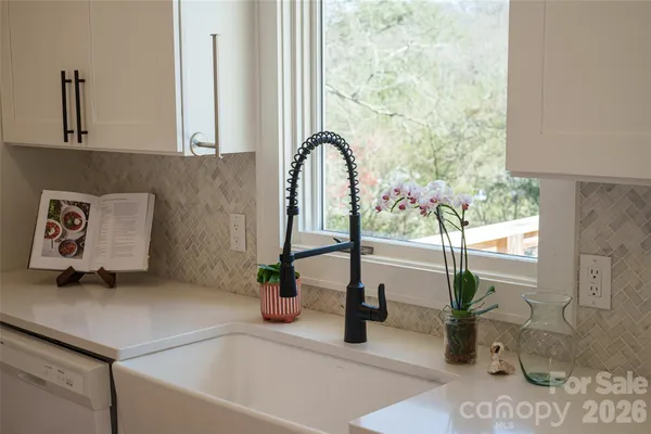 $579,000 | 338 Hawthorne Drive, Brevard, NC 28712