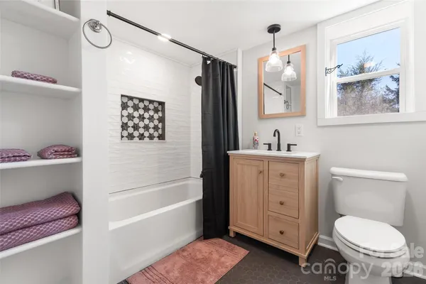 $579,000 | 338 Hawthorne Drive, Brevard, NC 28712