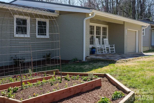 $579,000 | 338 Hawthorne Drive, Brevard, NC 28712