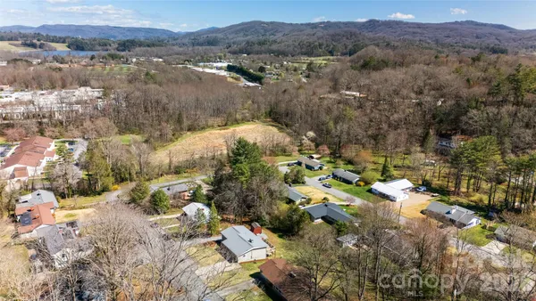 $579,000 | 338 Hawthorne Drive, Brevard, NC 28712