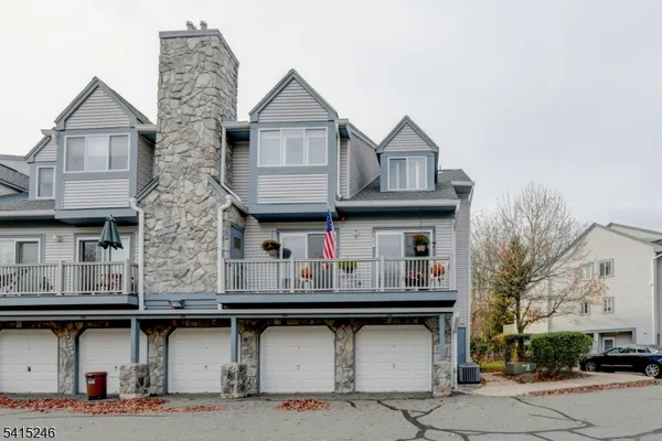 $2,800 | 102 Woods Edge Drive, Unit 102, Succasunna, NJ 07876