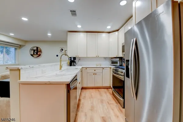 $2,800 | 102 Woods Edge Drive, Unit 102, Succasunna, NJ 07876