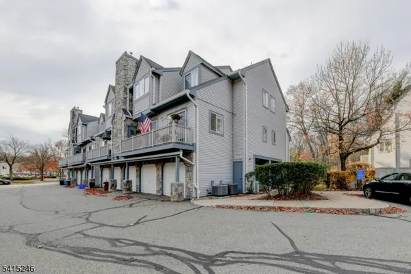 $2,800 | 102 Woods Edge Drive, Unit 102, Succasunna, NJ 07876