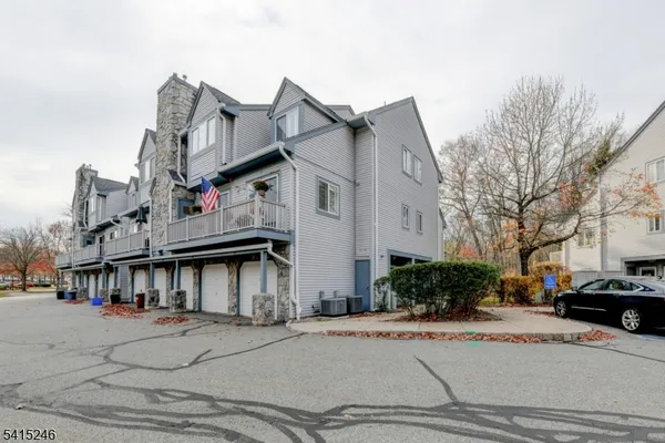 $2,800 | 102 Woods Edge Drive, Unit 102, Succasunna, NJ 07876