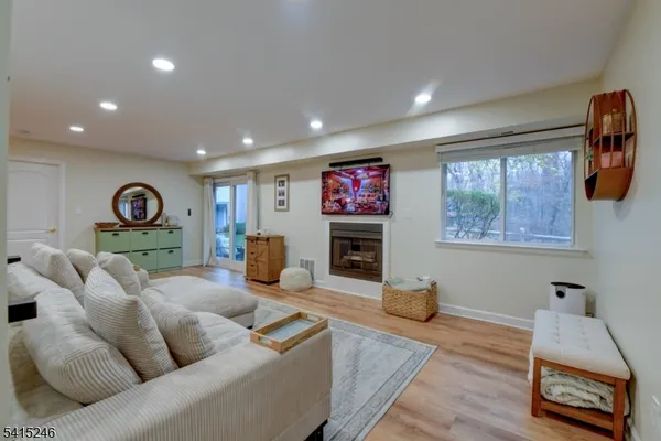 $2,800 | 102 Woods Edge Drive, Unit 102, Succasunna, NJ 07876