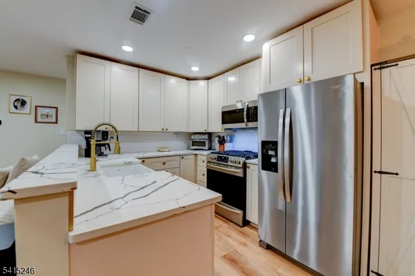 $2,800 | 102 Woods Edge Drive, Unit 102, Succasunna, NJ 07876